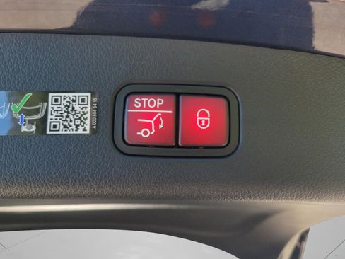 Used 2026 Mercedes-Benz GLC 300 4MATIC image 11