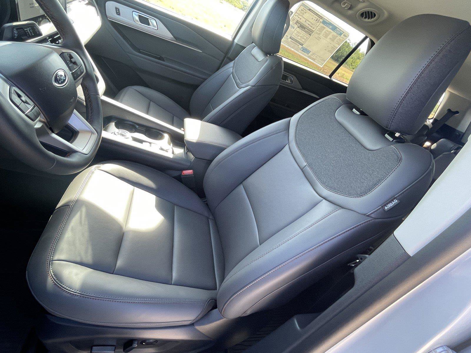 New 2026 Ford Explorer Active w/ Active Comfort Package RWD image 13