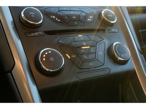 Used 2017 Ford Fusion SE image 22