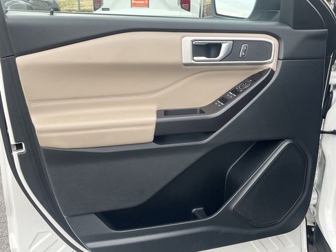 Used 2020 Ford Explorer XLT w/ Equipment Group 202A image 10