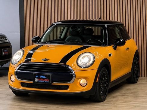 Used 2018 MINI Cooper 2-Door Hardtop FWD image 1