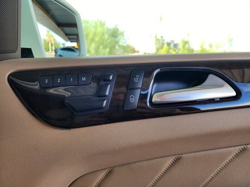 Used 2015 Mercedes-Benz GL 450 4MATIC w/ Lighting Package image 71