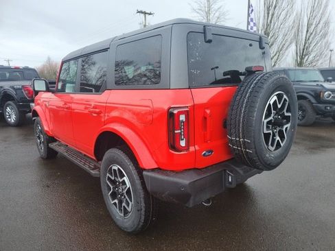 New 2024 Ford Bronco Outer Banks image 13