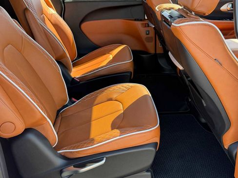 New 2026 Chrysler Pacifica Pinnacle AWD/4WD image 25