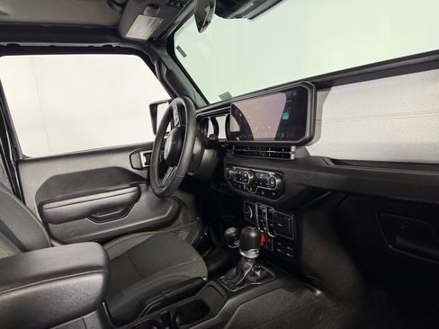 Certified 2025 Jeep Wrangler Unlimited Sport S 4xe AWD/4WD image 28