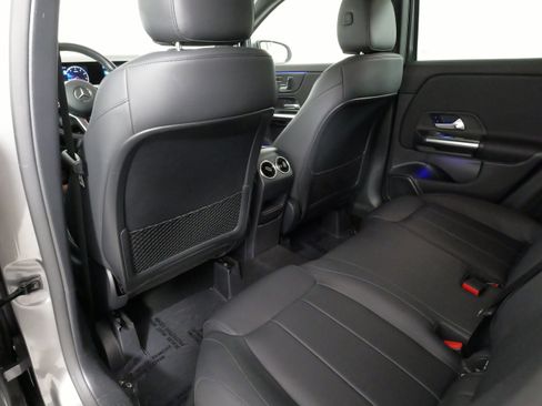 Used 2023 Mercedes-Benz GLA 250 4MATIC image 35