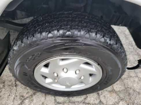 Used 2014 Ford E-350 and Econoline 350 Super Duty w/ Power Group image 20