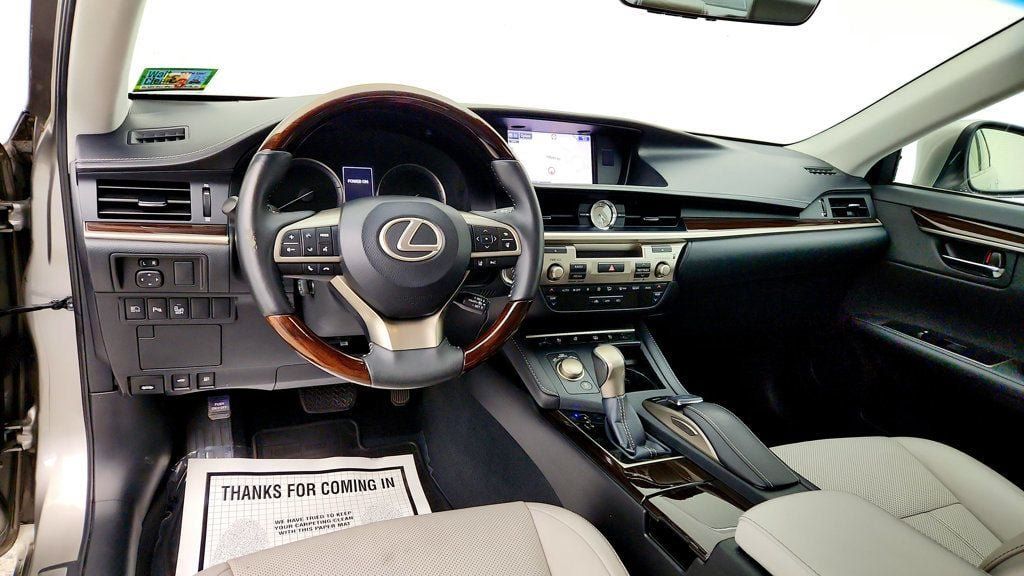 Used 2016 Lexus ES 350 w/ Luxury Package w/Wood Trim FWD image 13