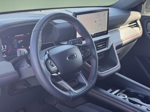 Used 2025 Ford Explorer ST-Line w/ ST-Line Street Pack AWD/4WD image 10