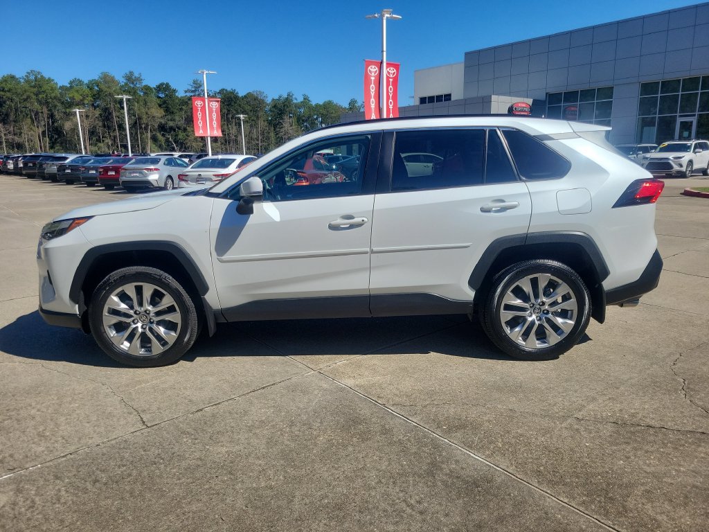 Used 2024 Toyota RAV4 XLE Premium FWD image 2