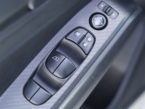 Used 2025 Nissan Altima 2.5 S FWD image 14