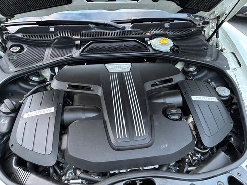 Used 2015 Bentley Flying Spur V8 image 39