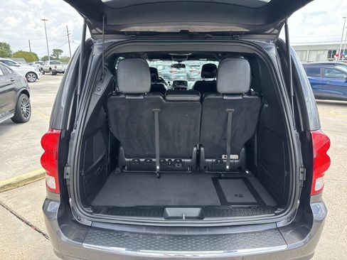 Used 2016 Dodge Grand Caravan R/T w/ Safety Sphere Group FWD image 10