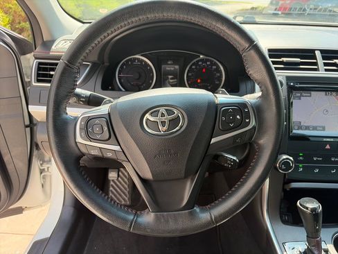 Used 2016 Toyota Camry SE w/ Moonroof Package FWD image 29