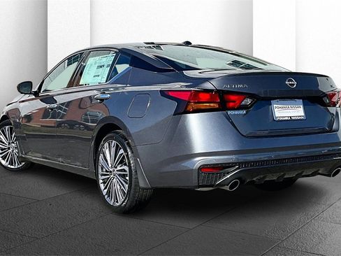 New 2025 Nissan Altima 2.5 SL image 3