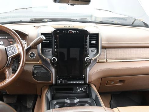 Used 2022 RAM 3500 Limited AWD/4WD image 32