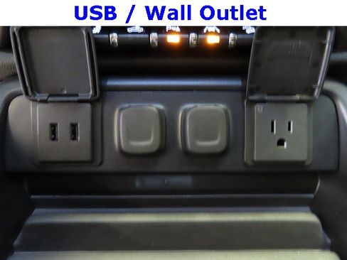 Used 2018 GMC Sierra 1500 Denali image 29