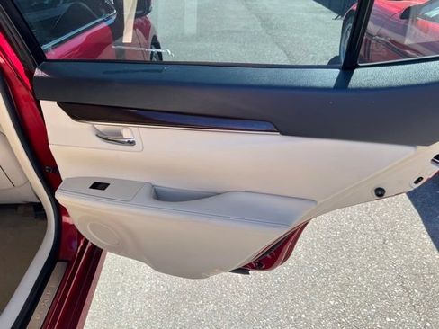 Used 2013 Lexus ES 350 w/ Luxury Pkg FWD image 29