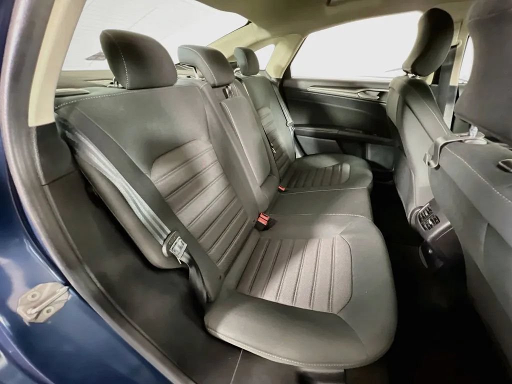 Used 2019 Ford Fusion SE FWD image 26