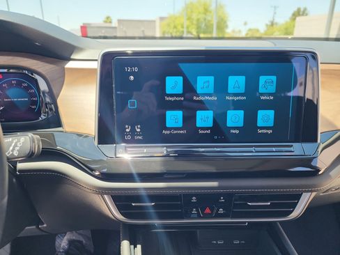Certified 2026 Volkswagen Atlas SE w/ Panoramic Sunroof Package AWD/4WD image 28
