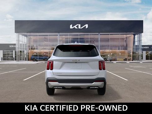 Certified 2026 Kia Sorento LX FWD image 5