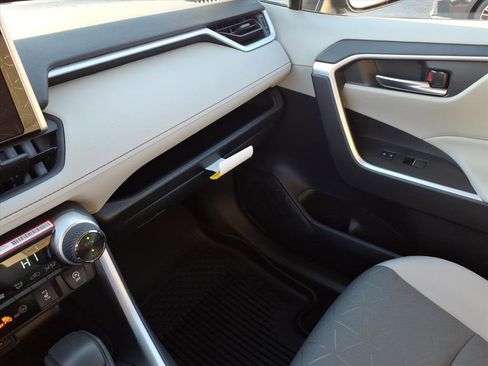 New 2025 Toyota RAV4 XLE w/ Convenience Package image 18