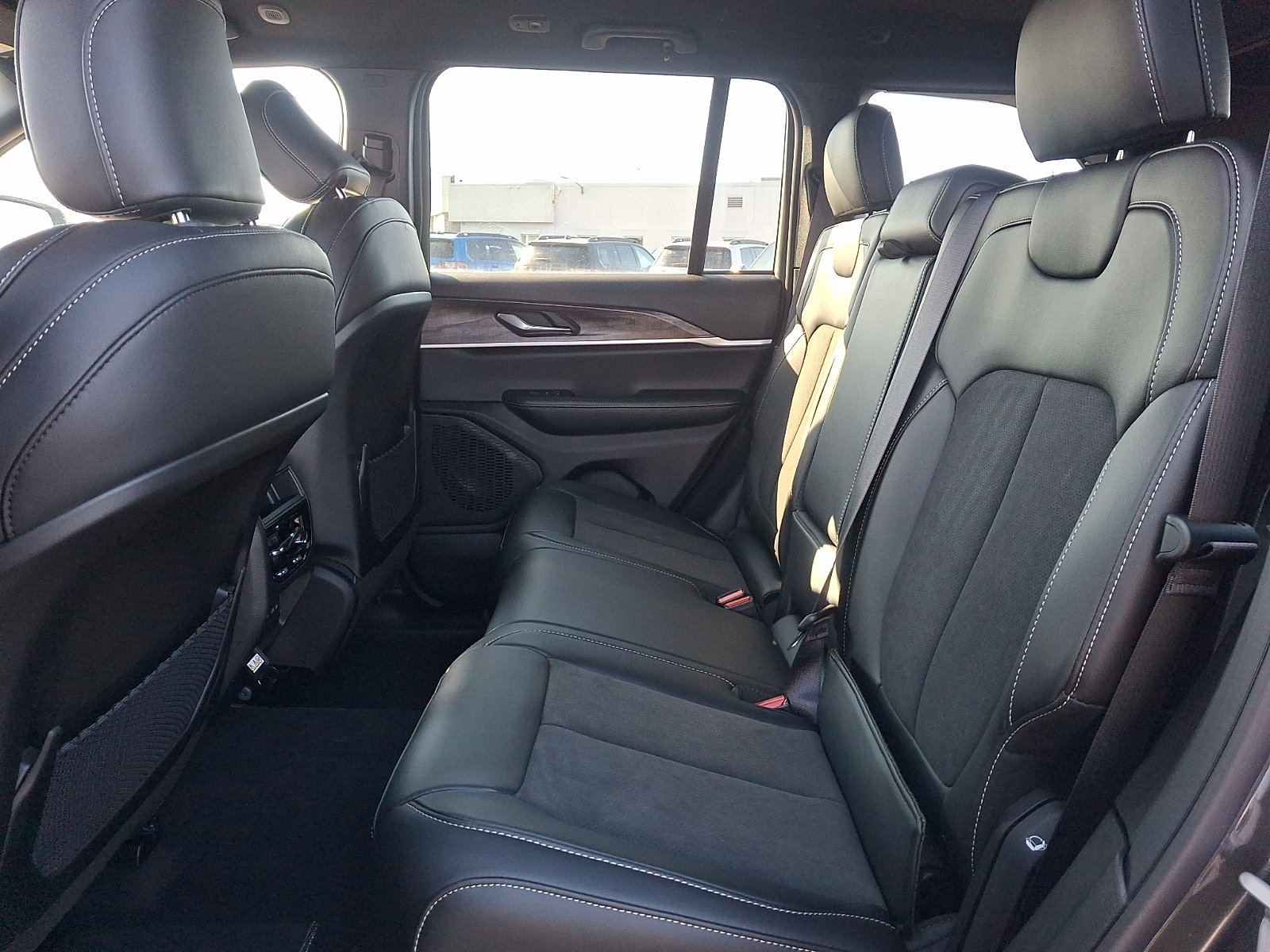 New 2026 Jeep Grand Cherokee Altitude AWD/4WD image 7