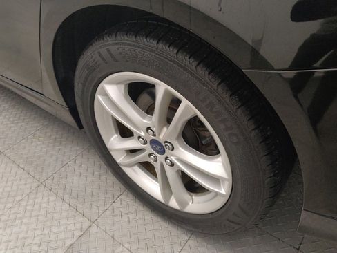 Used 2018 Ford Fusion SE w/ Fusion SE Technology Package FWD image 31