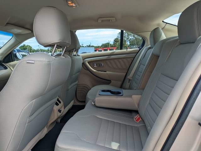 Used 2018 Ford Taurus SE FWD image 13