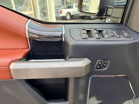 Used 2022 Ford F250 Platinum image 32
