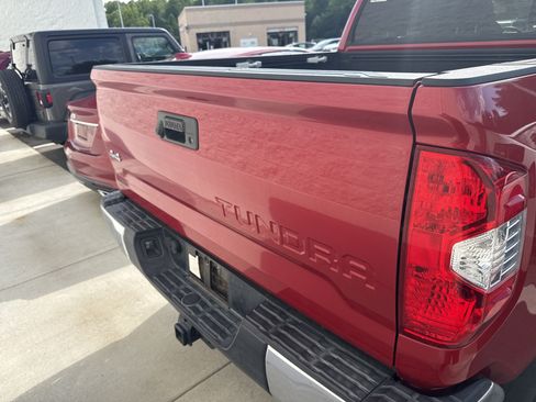 Used 2020 Toyota Tundra SR5 w/ SR5 Upgrade Package AWD/4WD image 8