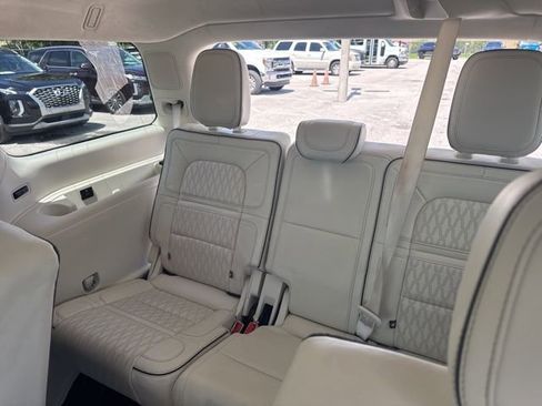 Used 2021 Lincoln Navigator Black Label w/ Special Edition Package AWD/4WD image 9