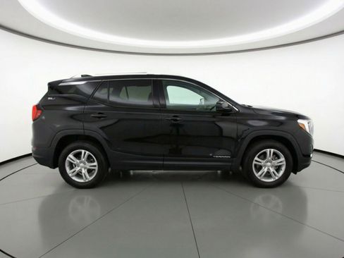 Used 2024 GMC Terrain SLE image 11