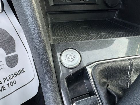 Used 2022 Volkswagen Tiguan SEL R-Line image 30