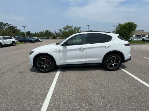 Used 2024 Alfa Romeo Stelvio Veloce AWD/4WD image 5
