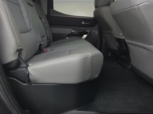 Used 2022 Toyota Tundra Limited w/ Power Package image 18