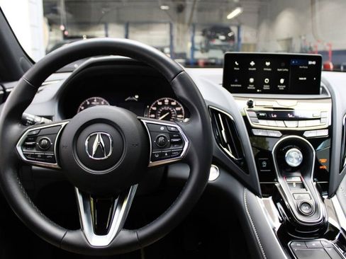 Used 2025 Acura RDX SH-AWD image 36