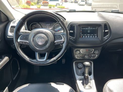 Used 2019 Jeep Compass Latitude w/ Cold Weather Group AWD/4WD image 20
