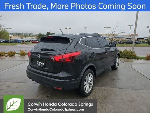 Used 2018 Nissan Rogue Sport SV w/ SV All-Weather Package AWD/4WD image 3