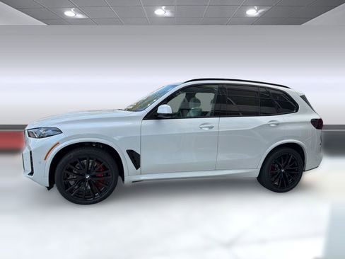 New 2026 BMW X5 xDrive40i w/ M Sport Package AWD/4WD image 2