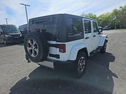 Used 2017 Jeep Wrangler Unlimited Sahara image 7