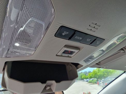 Used 2024 Toyota RAV4 XLE FWD image 21