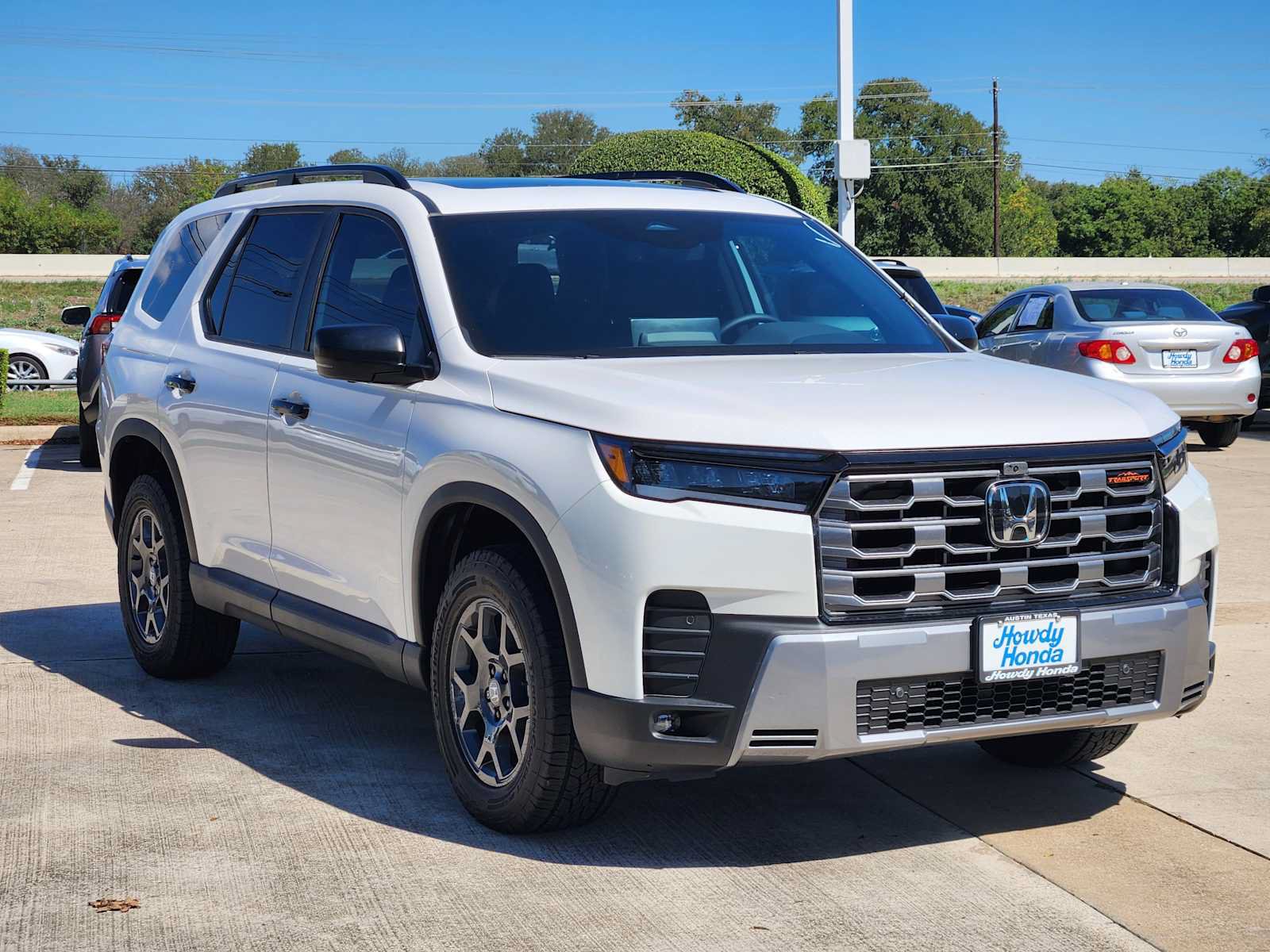 New 2026 Honda Pilot TrailSport image 2