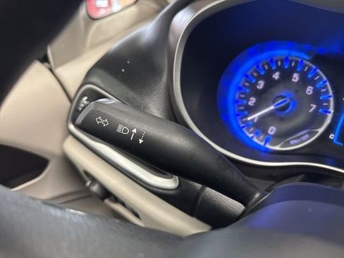 Used 2017 Chrysler Pacifica LX image 36