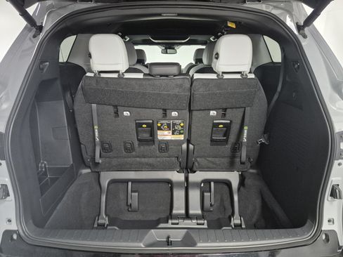 New 2026 Toyota Sienna XSE FWD image 13