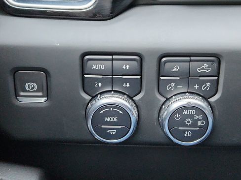 Used 2024 GMC Sierra 1500 Denali w/ Denali Reserve Package AWD/4WD image 15