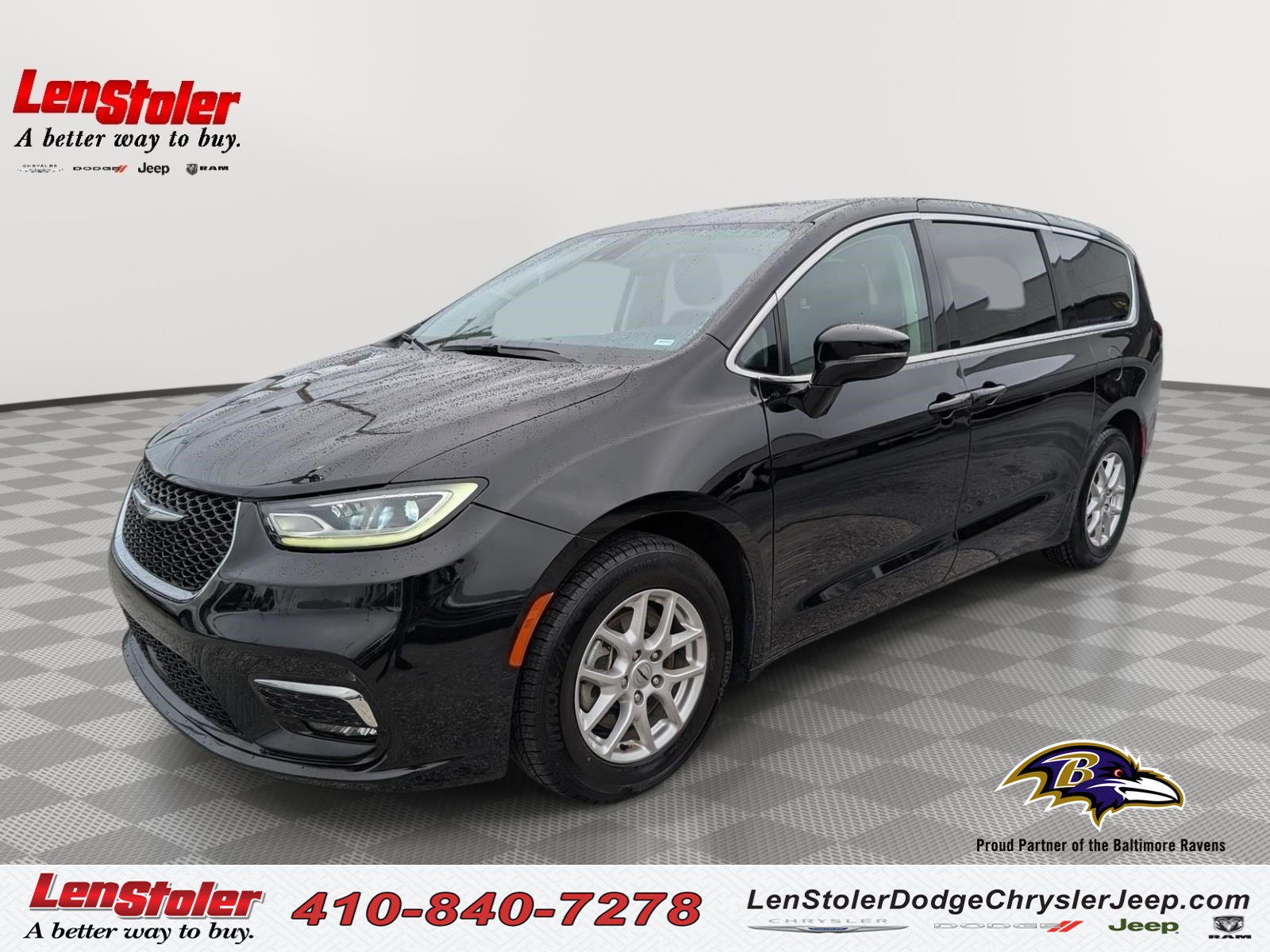 Used 2024 Chrysler Pacifica Touring-L FWD image 1