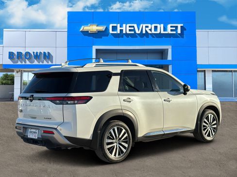 Used 2022 Nissan Pathfinder Platinum w/ Cargo Package image 3