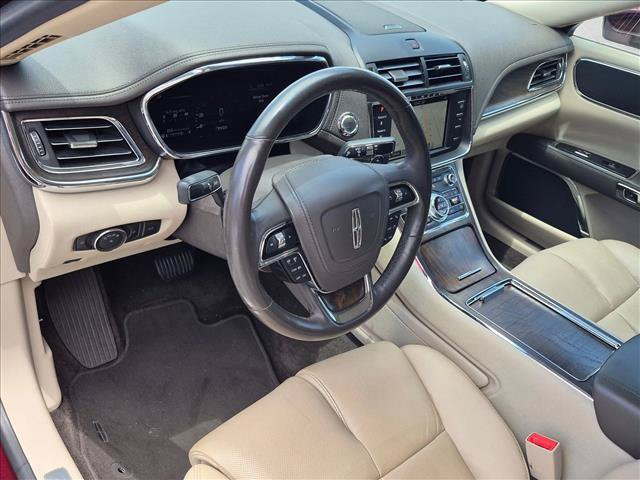 Used 2017 Lincoln Continental Select w/ Climate Package FWD image 2