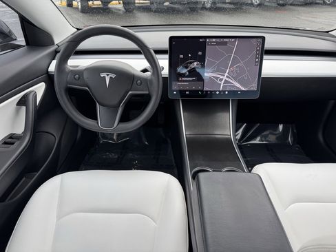 Used 2019 Tesla Model 3 Performance image 5